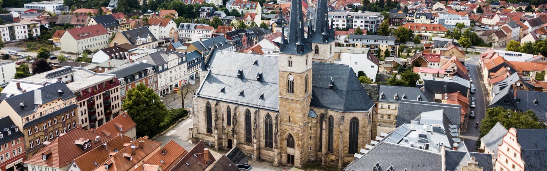 Blick auf Saalfeld mit Johanneskirche